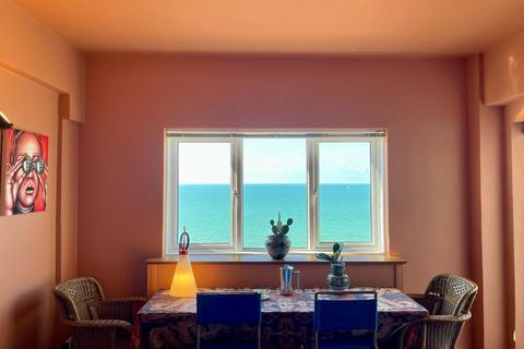 1 bedroom flat for sale, Marine Court, St. Leonards-On-Sea, TN38