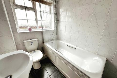 2 bedroom apartment for sale, Bramhall Lane, Stockport SK3