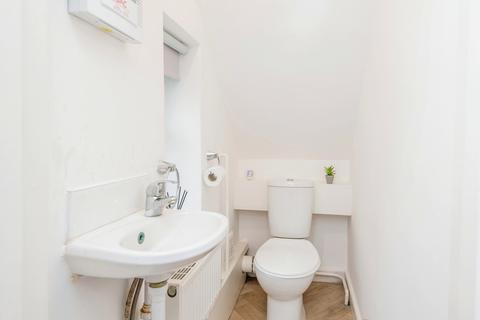41 Everingham Crescent, Sheffield, S5 7LL