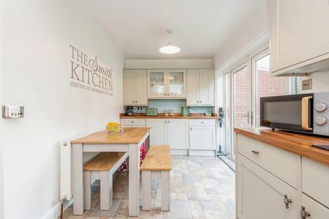 90 Sandstone Road, Sheffield, S9 1AG