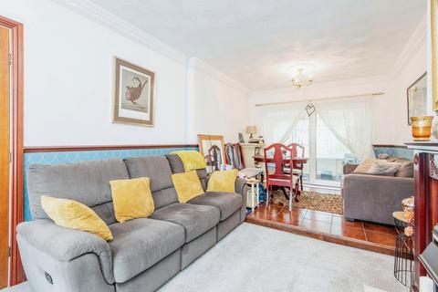 92 Sandstone Road, Sheffield, S9 1AG