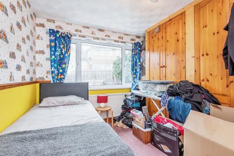 92 Sandstone Road, Sheffield, S9 1AG