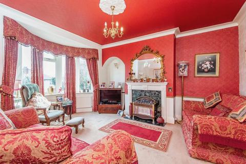 6 Creswick Lane, Grenoside, Sheffield, S35 8NL