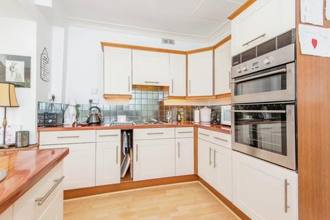 6 Creswick Lane, Grenoside, Sheffield, S35 8NL