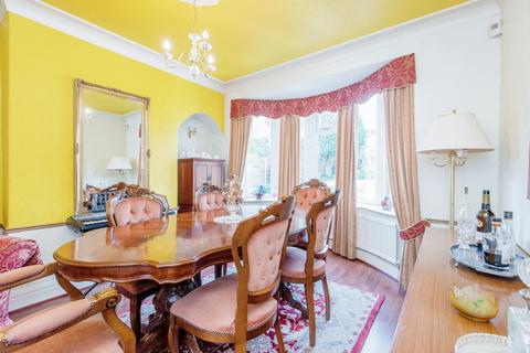 6 Creswick Lane, Grenoside, Sheffield, S35 8NL
