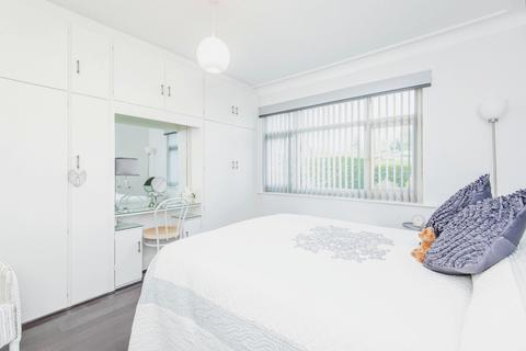 6 Creswick Lane, Grenoside, Sheffield, S35 8NL