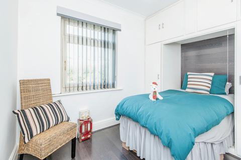 6 Creswick Lane, Grenoside, Sheffield, S35 8NL