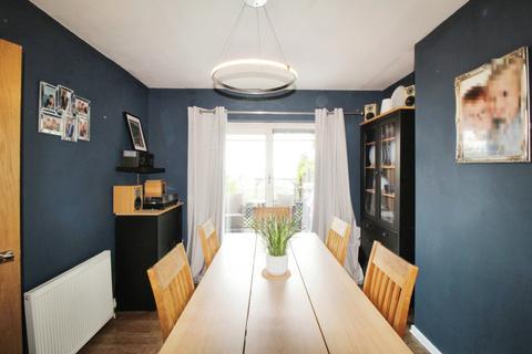 89 Sandstone Road, Sheffield, S9 1AF