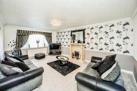 3 bedroom bungalow for sale, Spa Wood Top, Newsome, West Yorkshire HD4