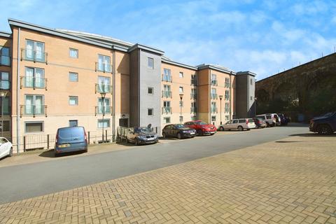 2 bedroom apartment for sale, Birkhouse Lane, Huddersfield HD4