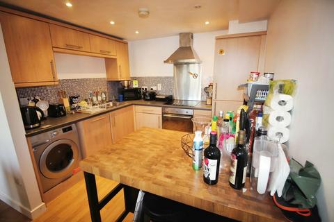 2 bedroom apartment for sale, Birkhouse Lane, Huddersfield HD4