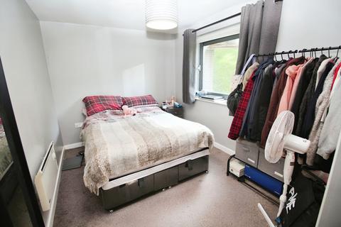 2 bedroom apartment for sale, Birkhouse Lane, Huddersfield HD4