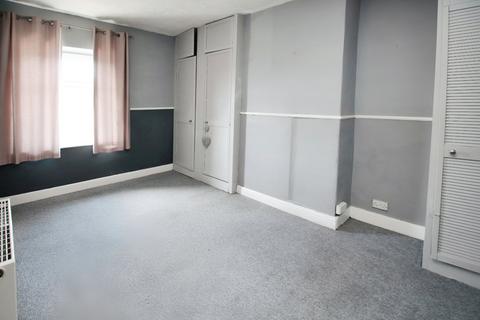 2 bedroom end of terrace house for sale, Church Street, Huddersfield HD3