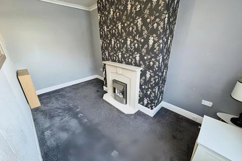 1 bedroom terraced house to rent, Church Street, Huddersfield HD4