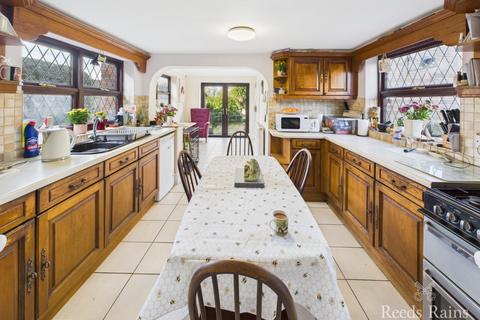 3 bedroom detached house for sale, Station Road, Hull HU12
