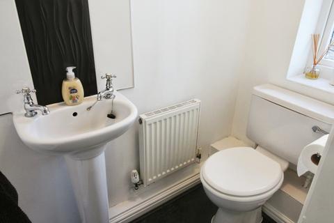 12 Frensham Close, Kingswood, Hull, HU7 3JD