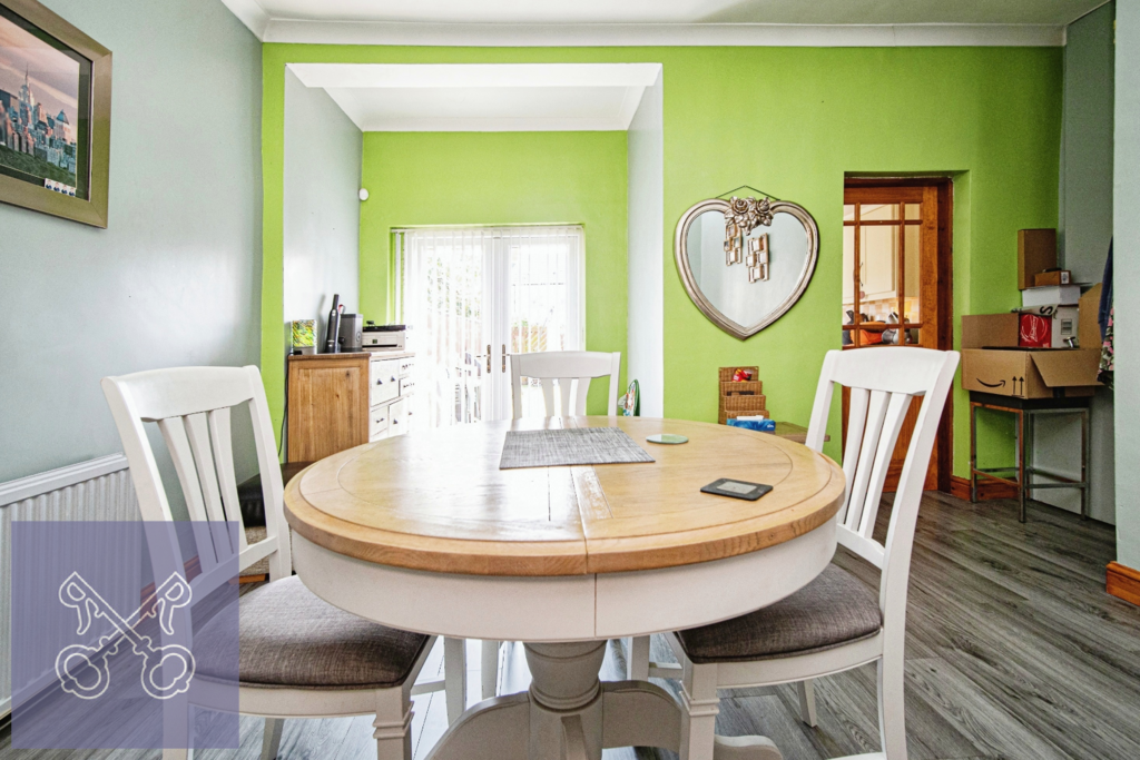 Sitting/Dining Room