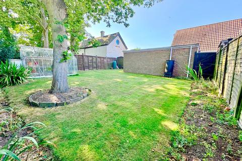 3 bedroom detached house for sale, Griffiths Way, Hull HU12