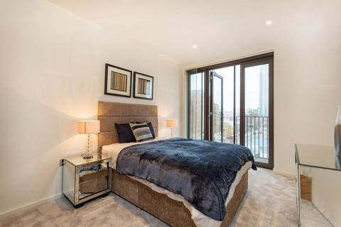 1 bedroom flat for sale, Ambassador Building, Embassy Gardens, Nine Elms, London, SW11