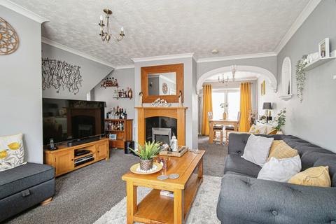 3 bedroom semi-detached house for sale, Cullingworth Avenue, East Yorkshire HU6