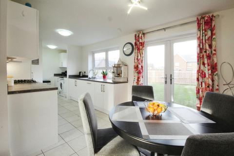 3 bedroom detached house to rent, Blenheim Avenue, East Riding HU15