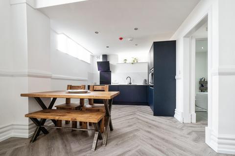 undefined, George Street, East Riding of Yorkshi HU1