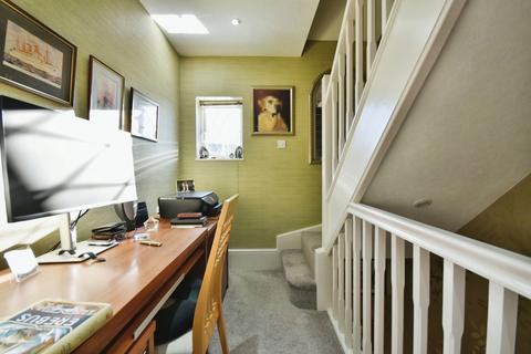 155 Apethorn Lane, Hyde, SK14 5DN