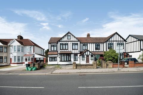 5 bedroom semi-detached house for sale, Beehive Lane, Ilford IG4