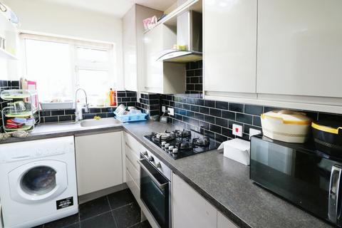 11 Dartford Gardens, Chadwell Heath, Romford, RM6 4FG