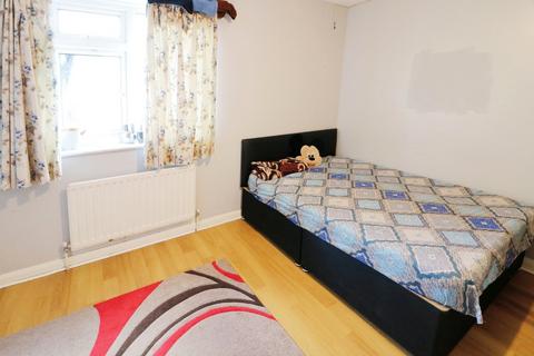 11 Dartford Gardens, Chadwell Heath, Romford, RM6 4FG