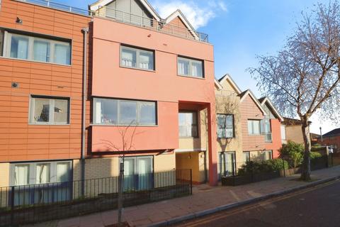 1 bedroom apartment for sale, Bramley Crescent, Ilford IG2