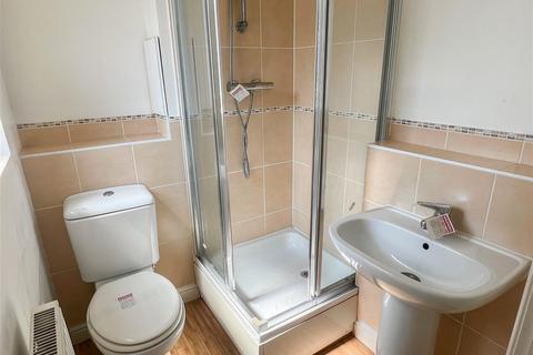 2 bedroom flat for sale, Wherry Close, Margate, Kent