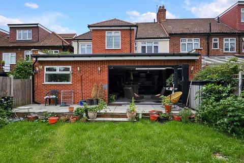 5 bedroom semi-detached house for sale, Oakdale Road, London E18