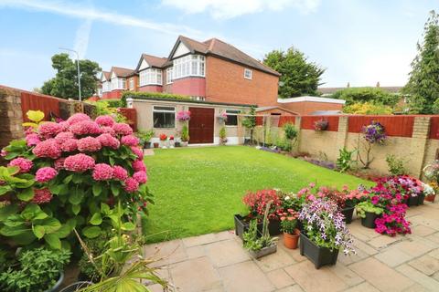 5 bedroom end of terrace house for sale, Longwood Gardens, Ilford IG5