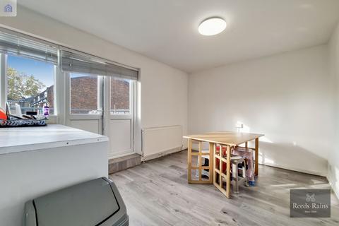 2 bedroom apartment for sale, Walworth Road, London SE17