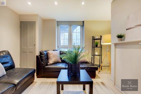 Flat 1, Ross House Prusom Street, London, E1W 3NR