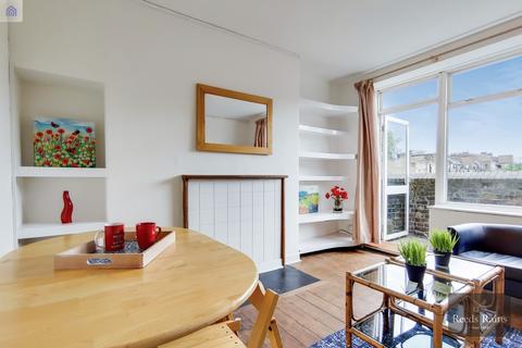 2 bedroom apartment to rent, Hercules Road, London SE1