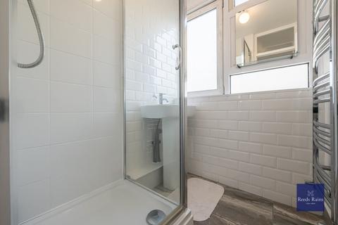 2 bedroom apartment to rent, Kennington Road, London SE11