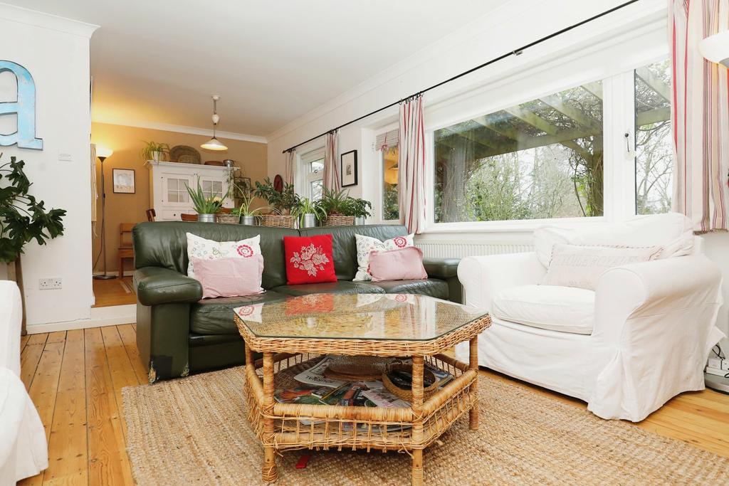 Living/Dining Room