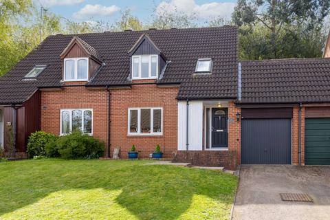 10 Greensward Close, Kenilworth, CV8 2SG
