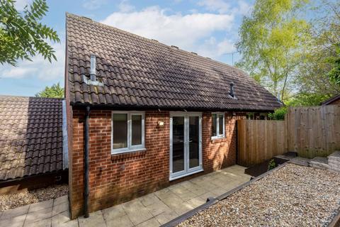 10 Greensward Close, Kenilworth, CV8 2SG