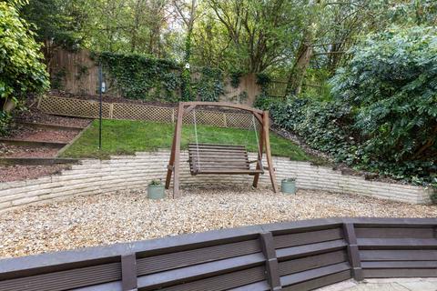 10 Greensward Close, Kenilworth, CV8 2SG