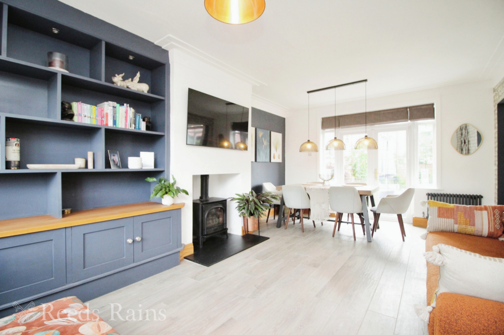 Sitting/Dining Room