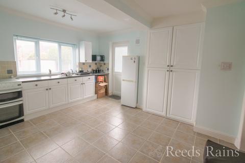 3 bedroom end of terrace house for sale, Regent Street, Cheshire CH65