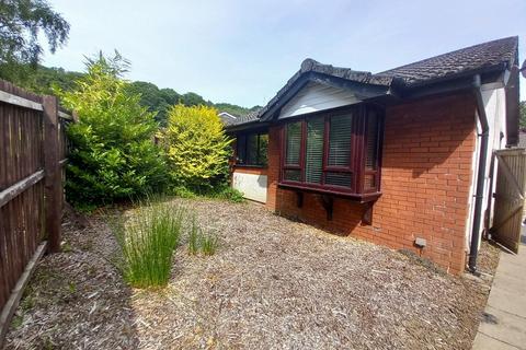 2 bedroom semi-detached house to rent, Edison Crescent, Clydach, Swansea.