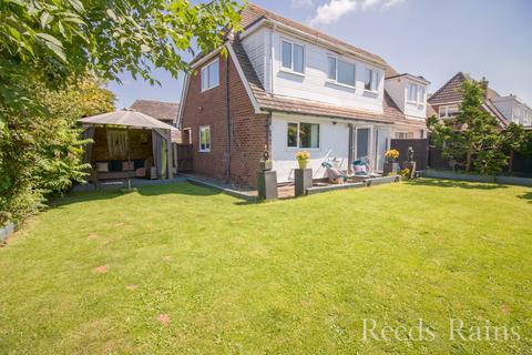 3 bedroom semi-detached house for sale, Broadland Gardens, Ellesmere Port CH66