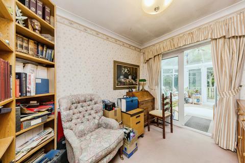 2 Arbour Crescent, Tytherington, Macclesfield, SK10 2JB