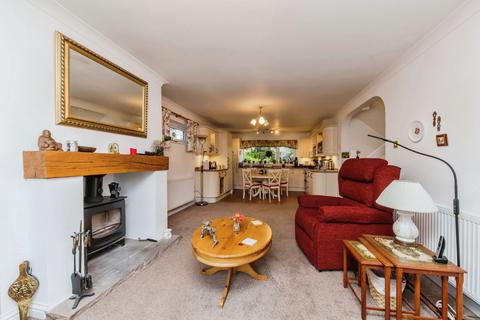 2 Arbour Crescent, Tytherington, Macclesfield, SK10 2JB