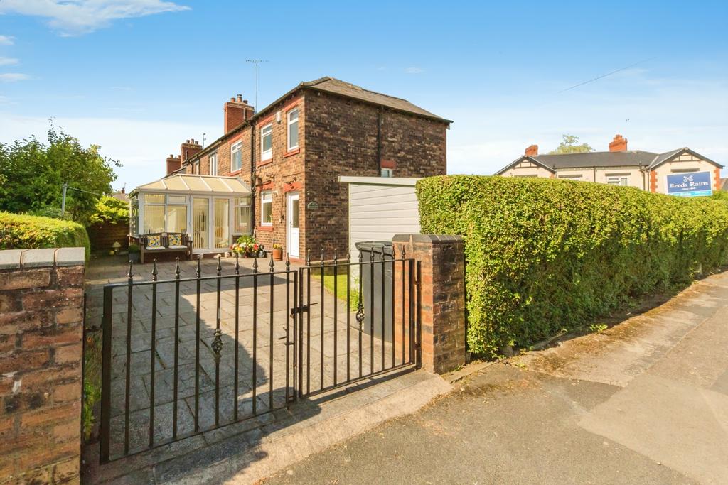 rutland-road-cheshire-sk11-3-bed-semi-detached-house-250-000