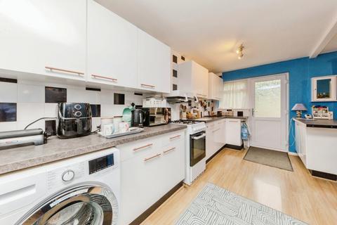 4 Banbury Close, Macclesfield, SK10 2NW